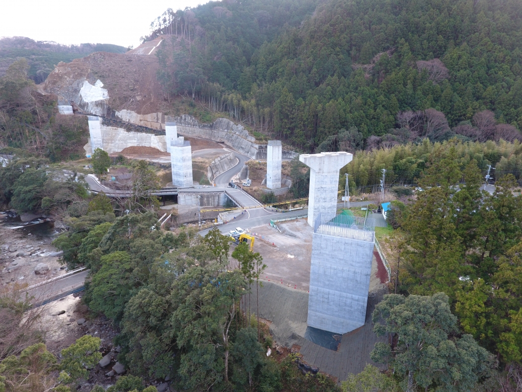 河津下田道路河津ICランプ橋下部工事